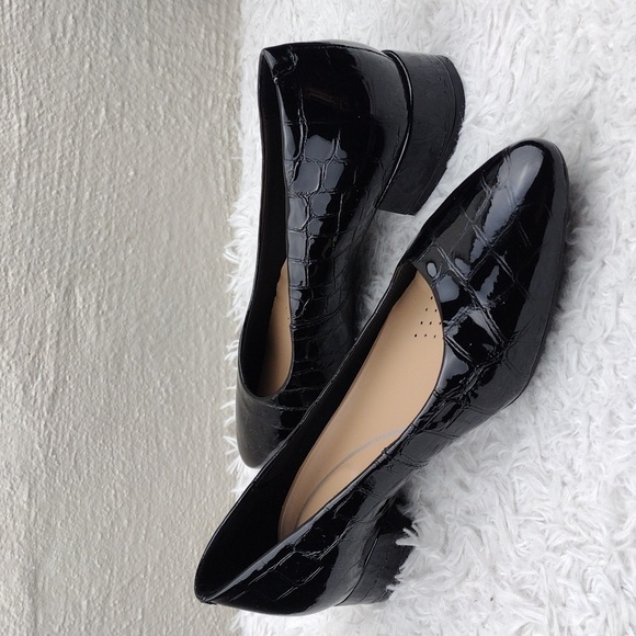 Easy Spirit | Shoes | Easy Spirit Caldise Black Croc Embossed Patent Leather  Pointed Toe Low Heel Pump | Poshmark